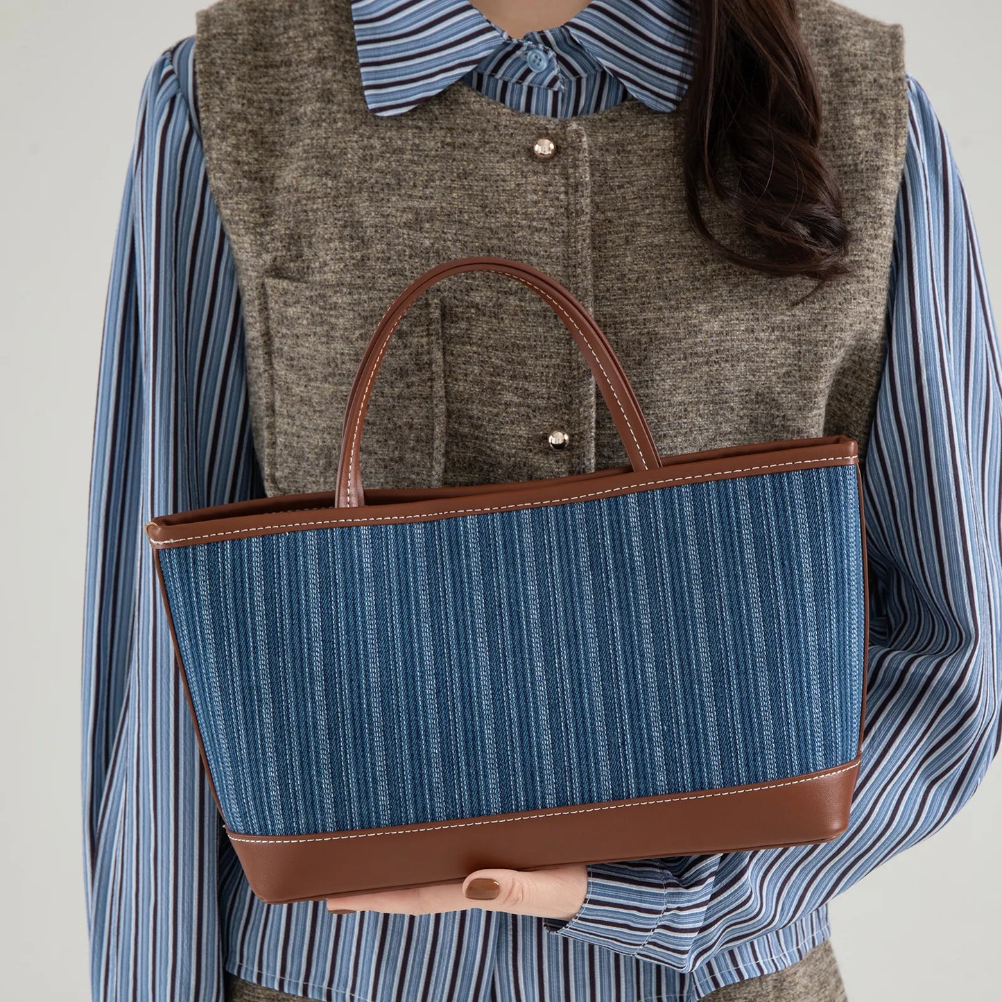 Polira Tote Bag